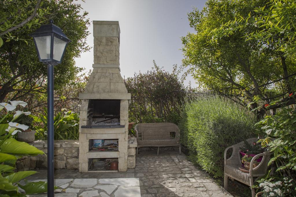 B&B Il Giardino Dei Mandarini โมดิกา ภายนอก รูปภาพ