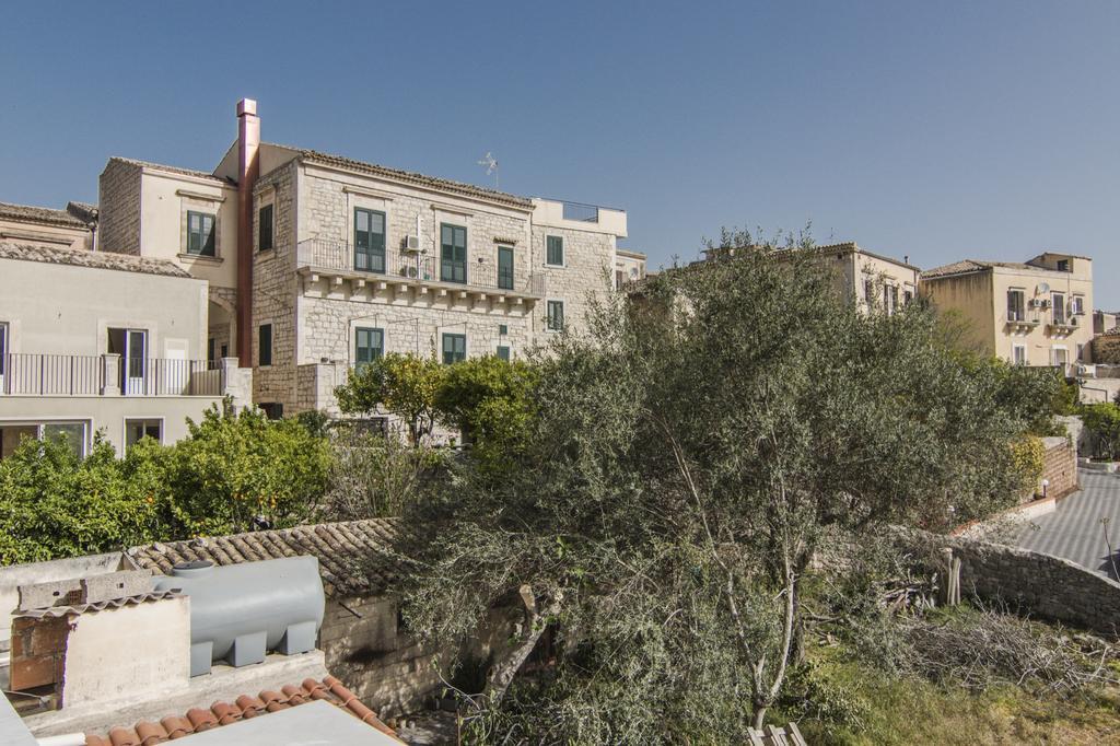 B&B Il Giardino Dei Mandarini โมดิกา ภายนอก รูปภาพ