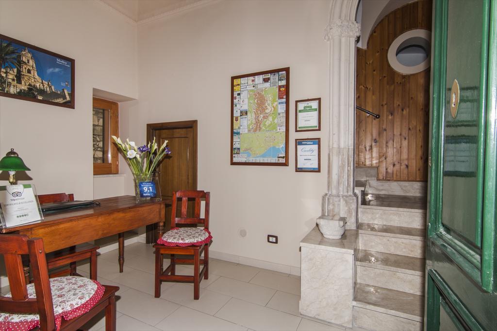 B&B Il Giardino Dei Mandarini โมดิกา ภายนอก รูปภาพ