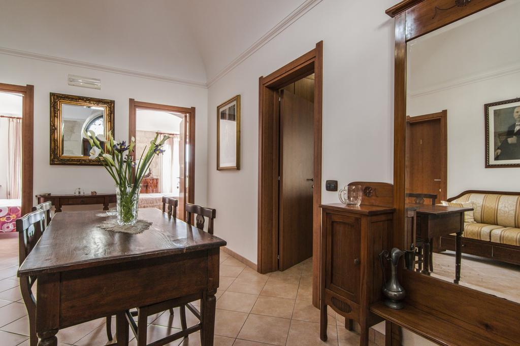 B&B Il Giardino Dei Mandarini โมดิกา ภายนอก รูปภาพ